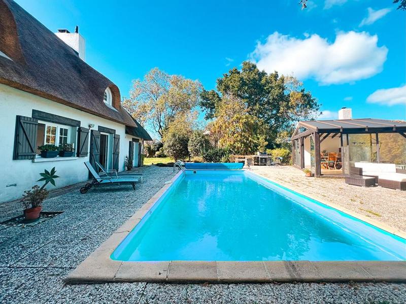 Maison - 210 m² - 8 pièces