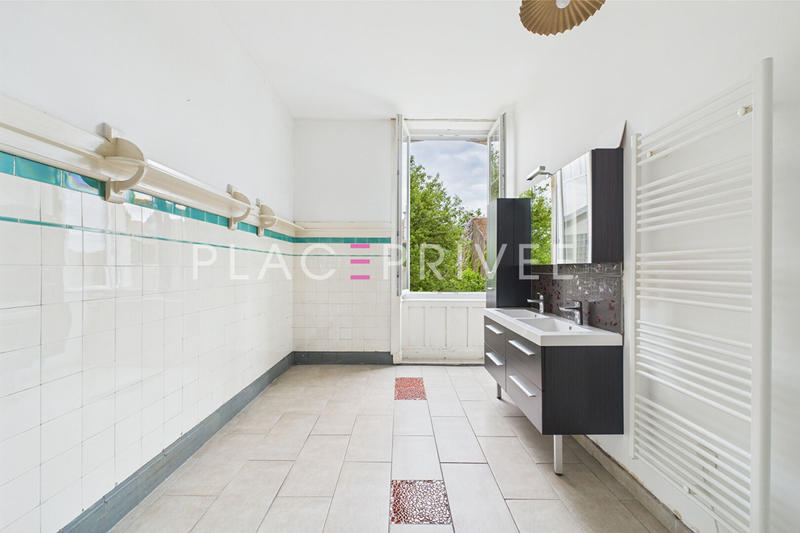 Maison - 320 m² - 10 pièces