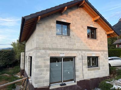 Maison - 115 m² - 4 pièces