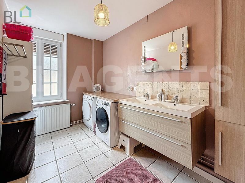 Maison - 92 m² - 7 pièces