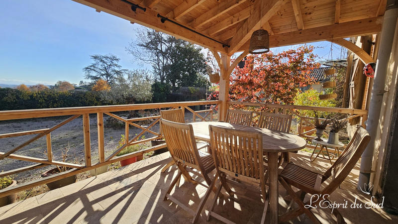 Maison - 210 m² - 8 pièces