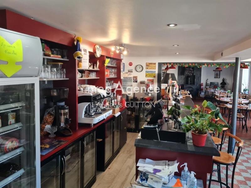 Maison - 210 m² - 6 pièces