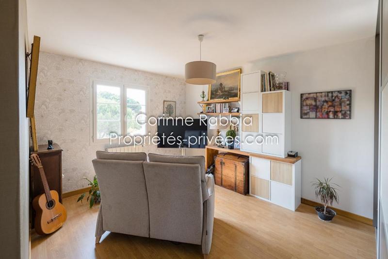 Maison - 240 m² - 8 pièces