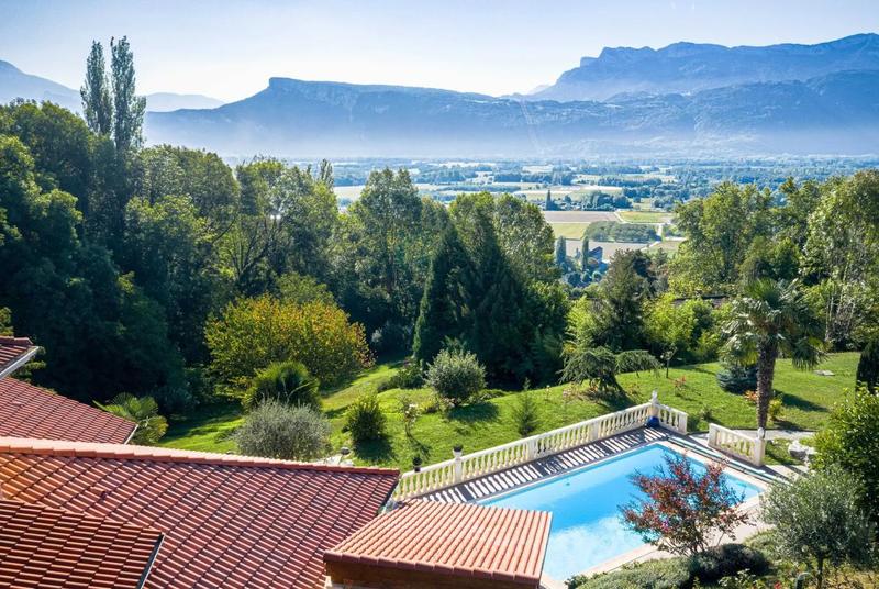 Maison - 184 m² - 5 pièces