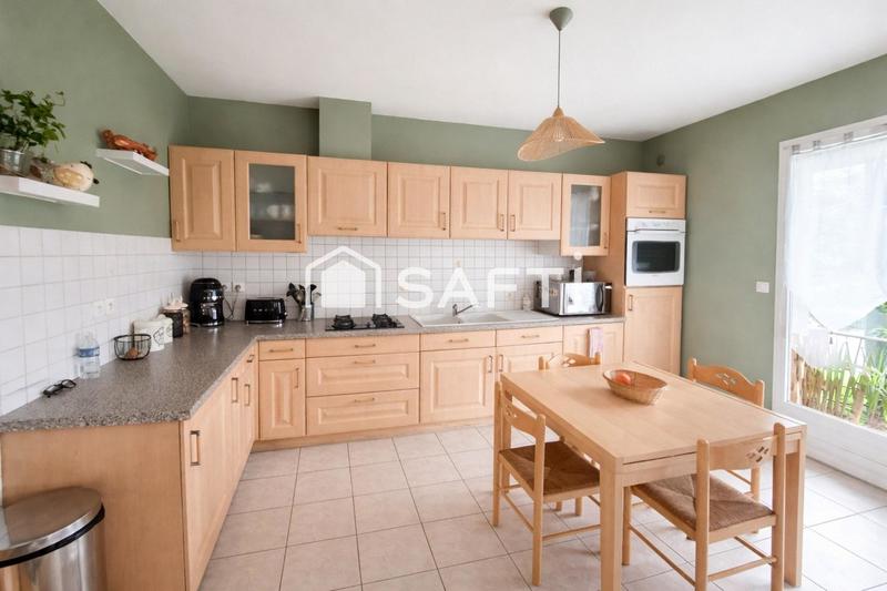 Maison - 143 m² - 8 pièces