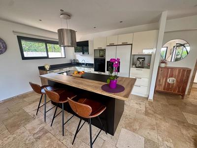 Maison - 154 m² - 4 pièces