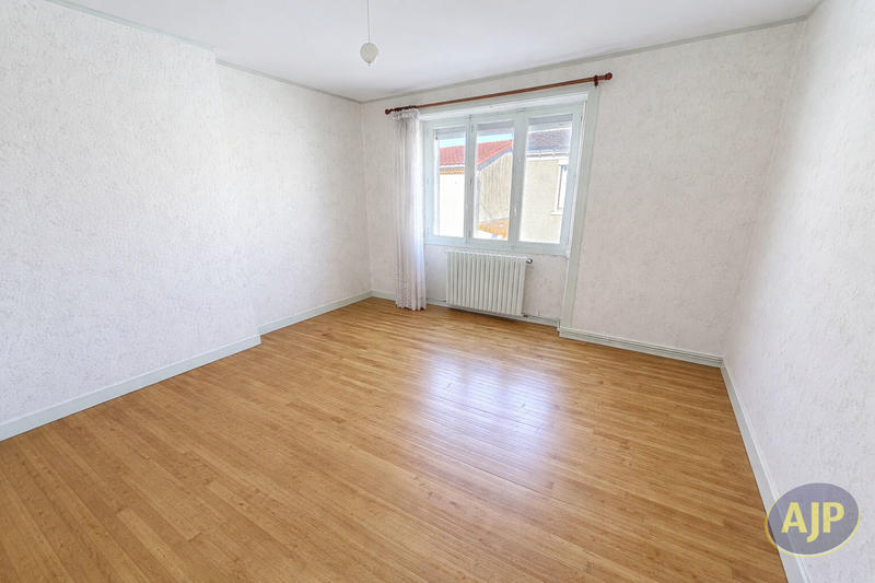 Maison - 177 m² - 9 pièces