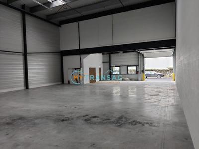 Local d'activité / Entrepôt - 468 m²
