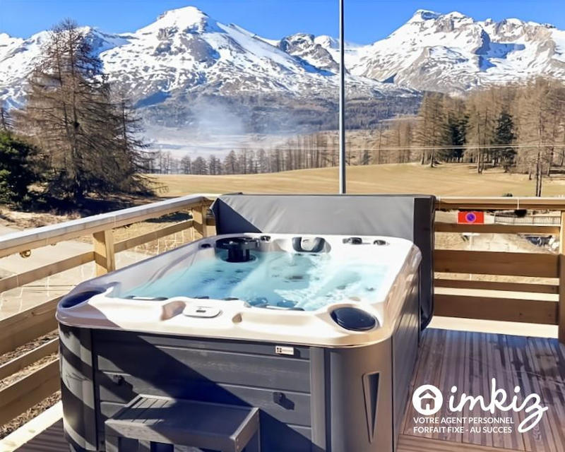 Maison - 220 m² - 9 pièces