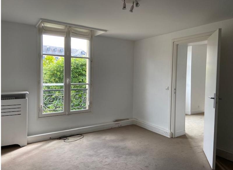 Bureau - 351 m² - 1 pièce