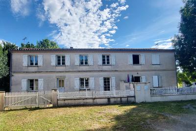 Maison ancienne - 202 m² - 9 pièces