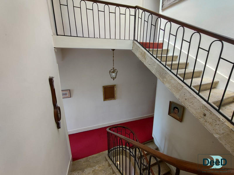 Maison - 288 m² - 9 pièces