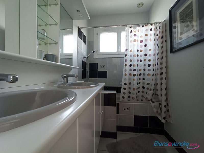 Maison - 150 m² - 6 pièces