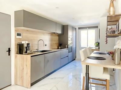 Villa - 168 m² - 8 pièces