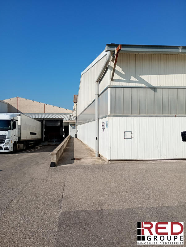 Entrepôt - 1 515 m²
