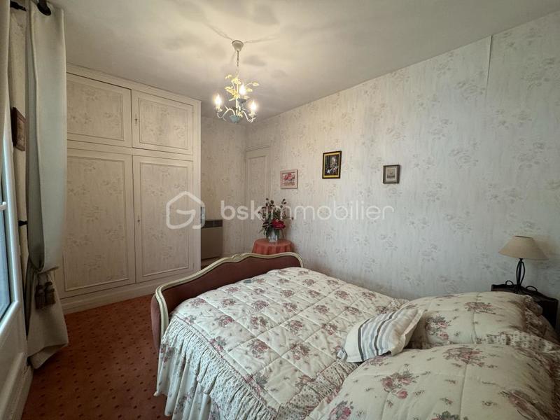 Propriété - 261 m² - 10 pièces