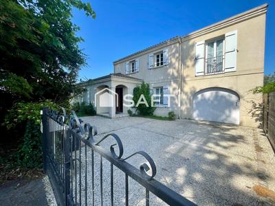 Maison - 195 m² - 8 pièces