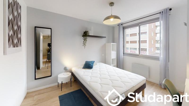 Chambre - 11 m² - 1 pièce