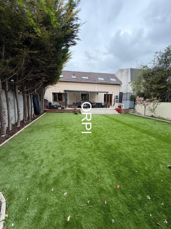 Maison - 184 m² - 8 pièces