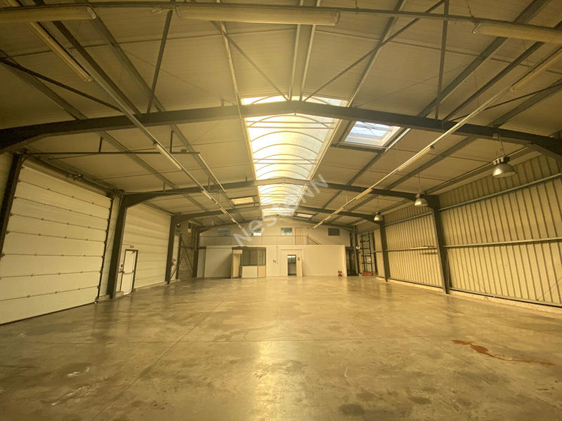 Local d'activité / Entrepôt - 1 250 m²
