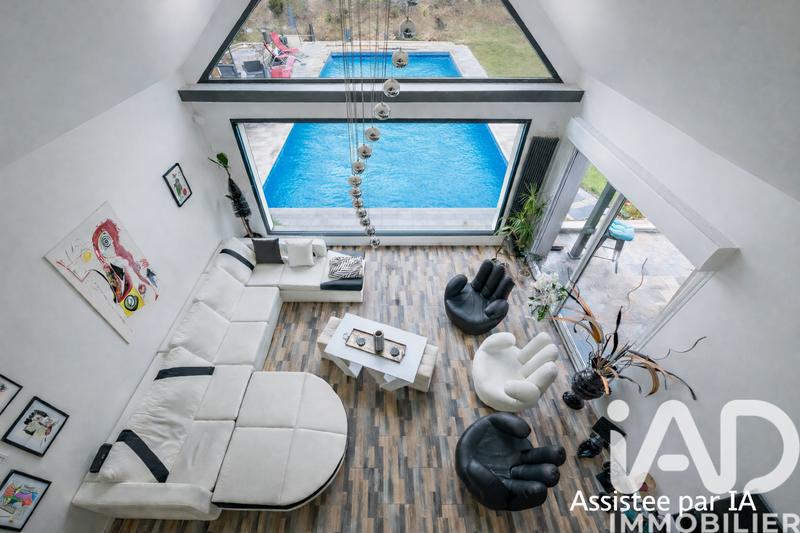 Maison - 210 m² - 9 pièces