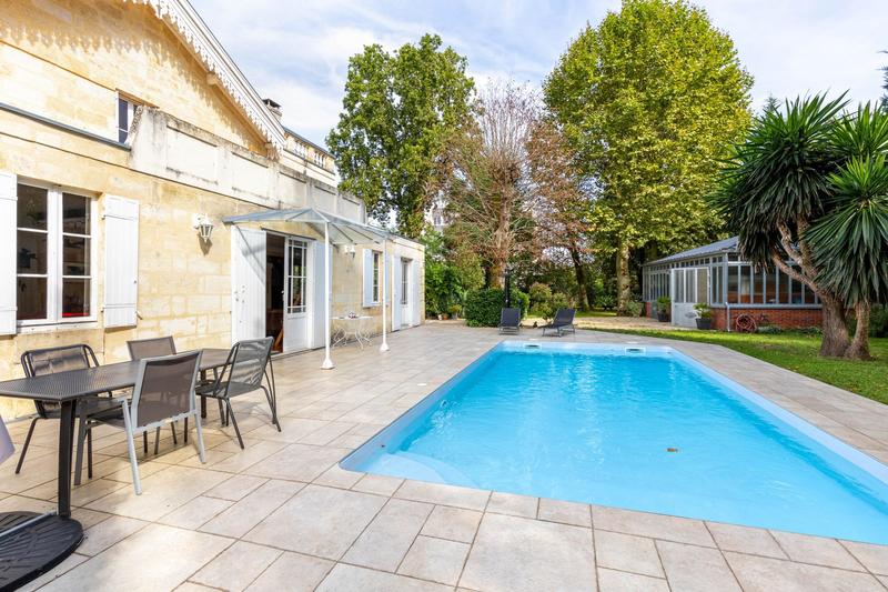 Maison - 260 m² - 7 pièces