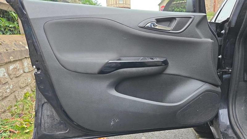 Opel Corsa V 1.4 90 Enjoy