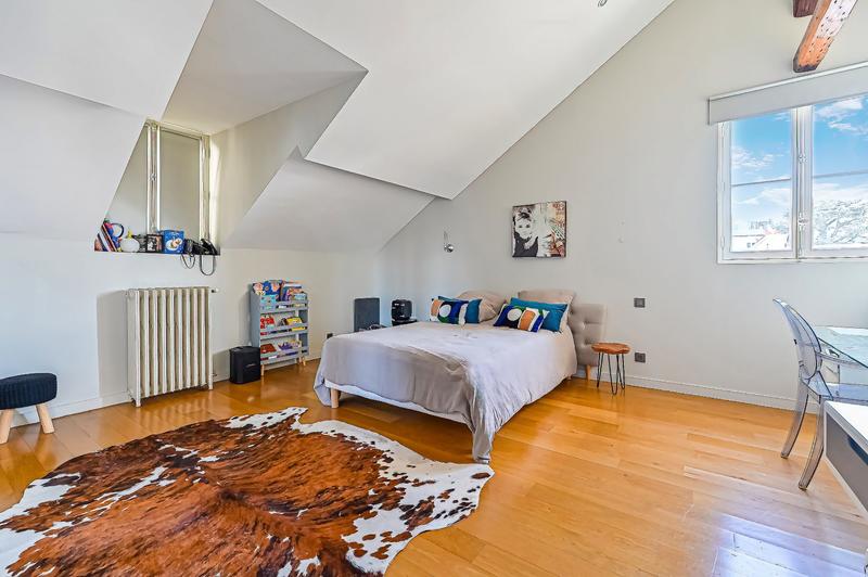 Maison - 340 m² - 8 pièces