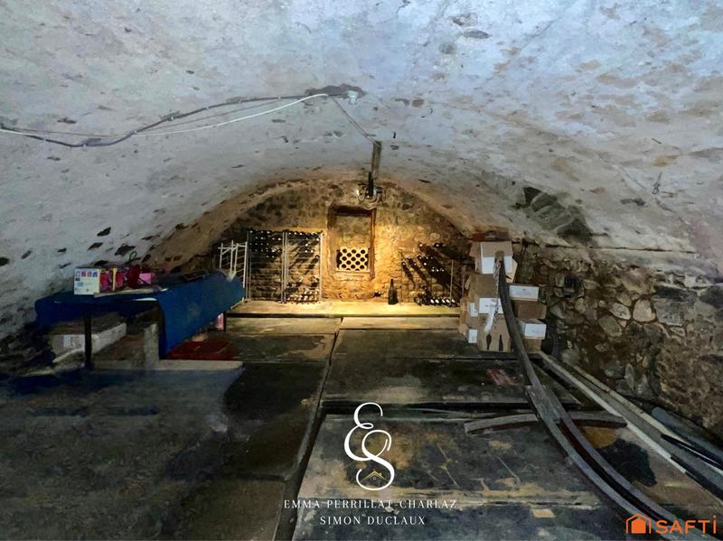 Maison - 244 m² - 8 pièces