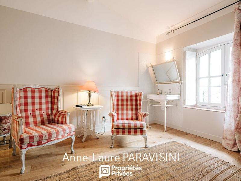 Appartement - 274 m² - 5 pièces