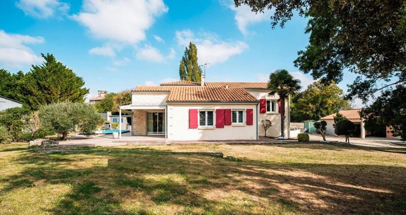 Maison - 249 m² - 11 pièces