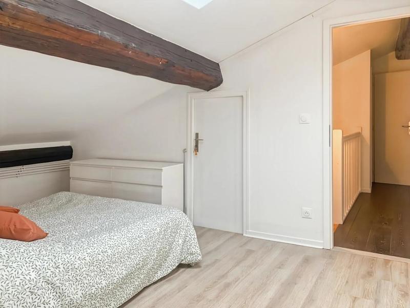 Duplex - 121 m² - 8 pièces