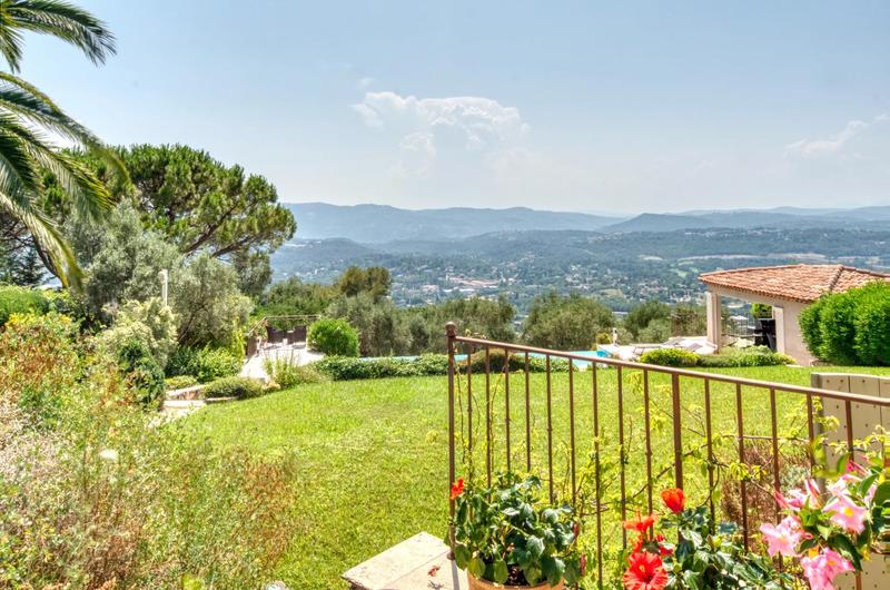 Propriété - 230 m² - 6 pièces