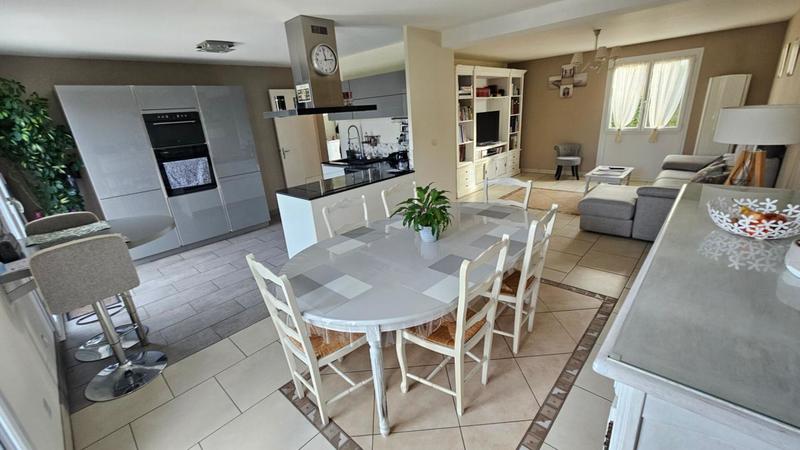 Maison - 145 m² - 6 pièces