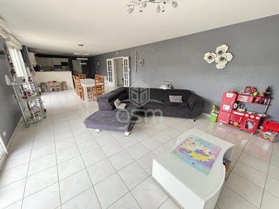 Maison traditionnelle - 198 m² - 6 pièces