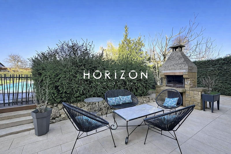 Maison ancienne - 195 m² - 8 pièces