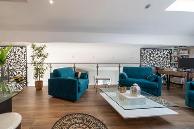 Maison - 250 m² - 6 pièces