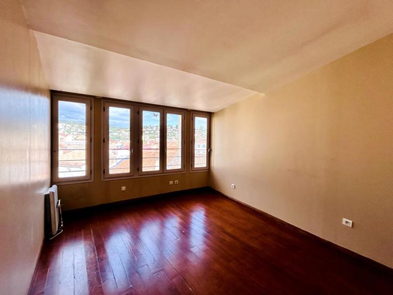 Appartement - 104 m² - 4 pièces