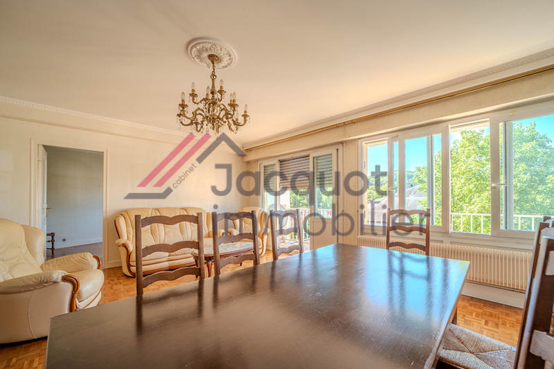 Appartement - 98 m² - 4 pièces