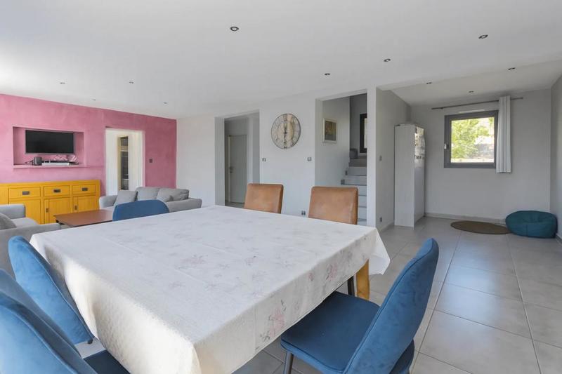 Maison - 170 m² - 12 pièces