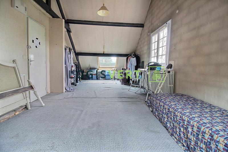 Maison - 256 m² - 11 pièces