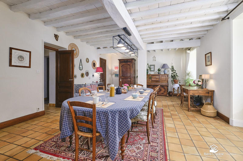 Maison ancienne - 450 m² - 13 pièces