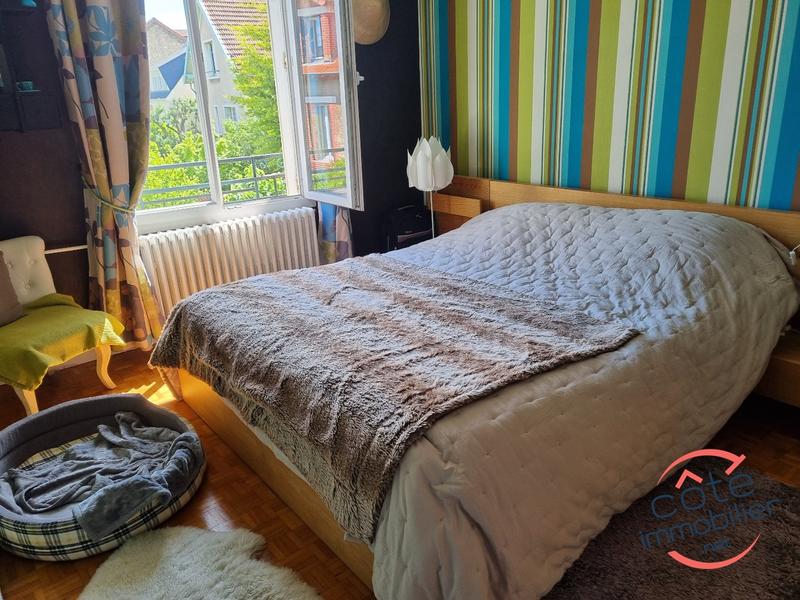 Maison - 205 m² - 10 pièces