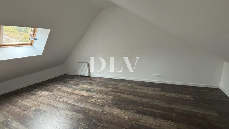 Maison - 200 m² - 8 pièces