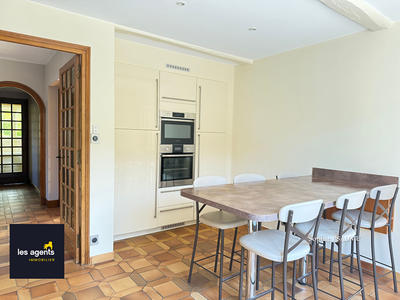 Maison - 260 m² - 9 pièces