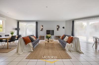 Maison - 191 m² - 6 pièces