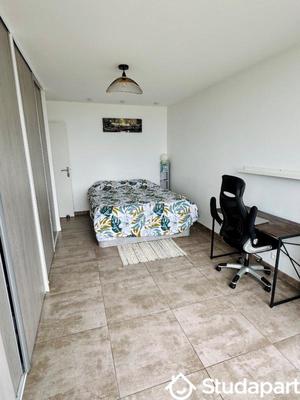 Chambre - 11 m² - 1 pièce