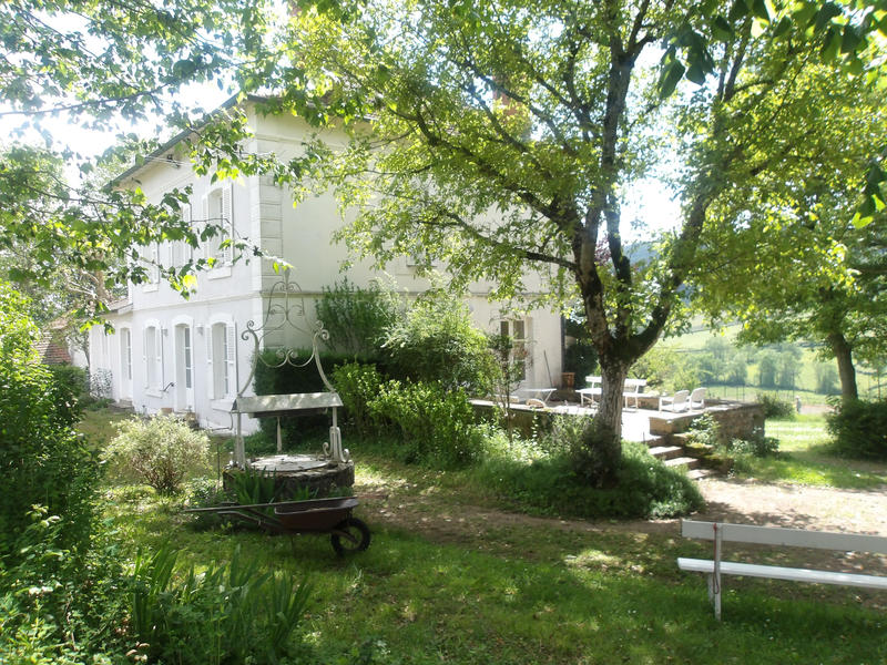 Propriété - 250 m² - 12 pièces