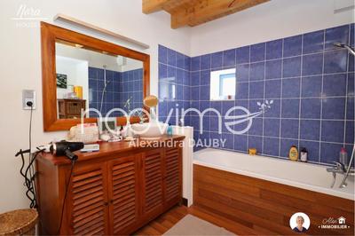 Maison - 137 m² - 5 pièces