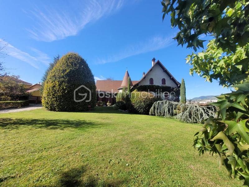 Maison de maîtres - 360 m² - 7 pièces